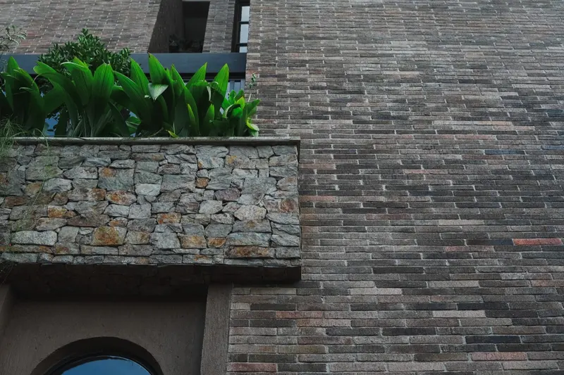 Ladrillo Romano — Edificio El Solar