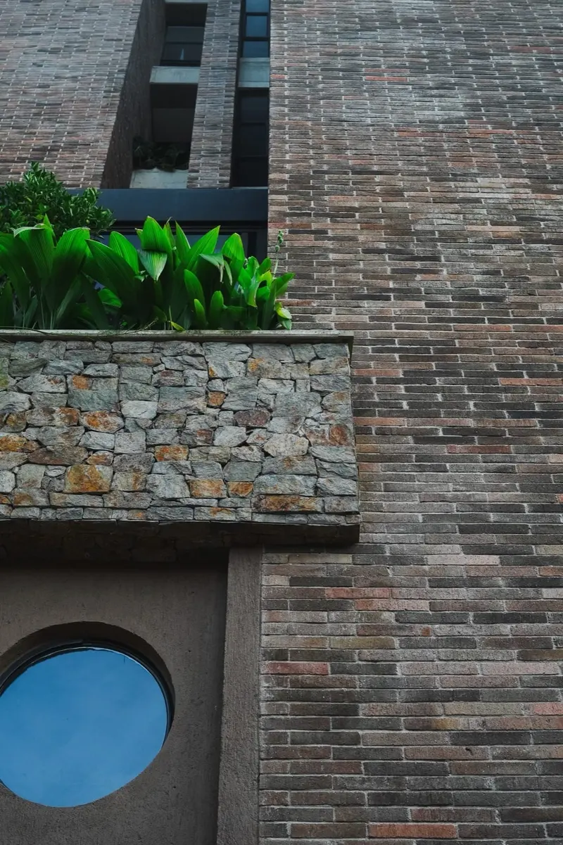 Ladrillo Romano — Edificio El Solar