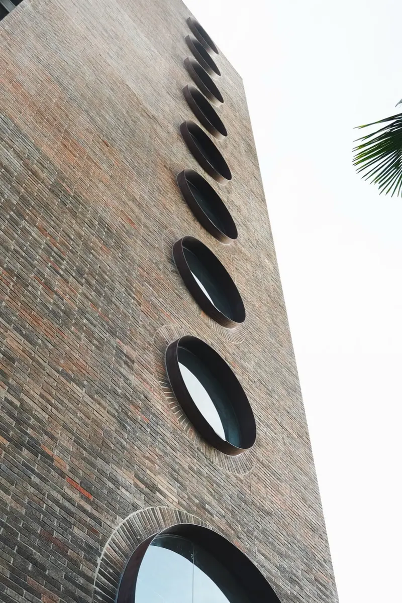 Ladrillo Romano — Edificio El Solar