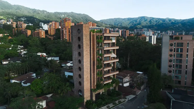 Ladrillo Romano — Edificio El Solar