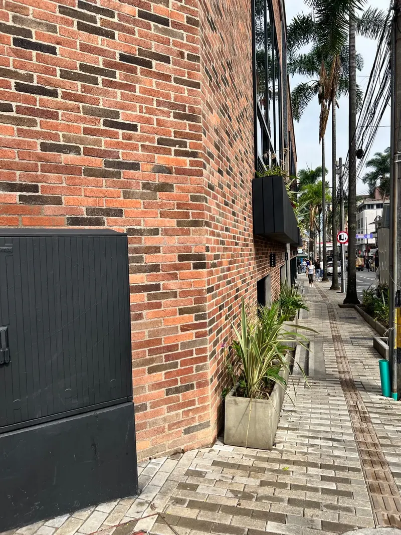Ladrillo Romano — Plaza de Mercado Envigado